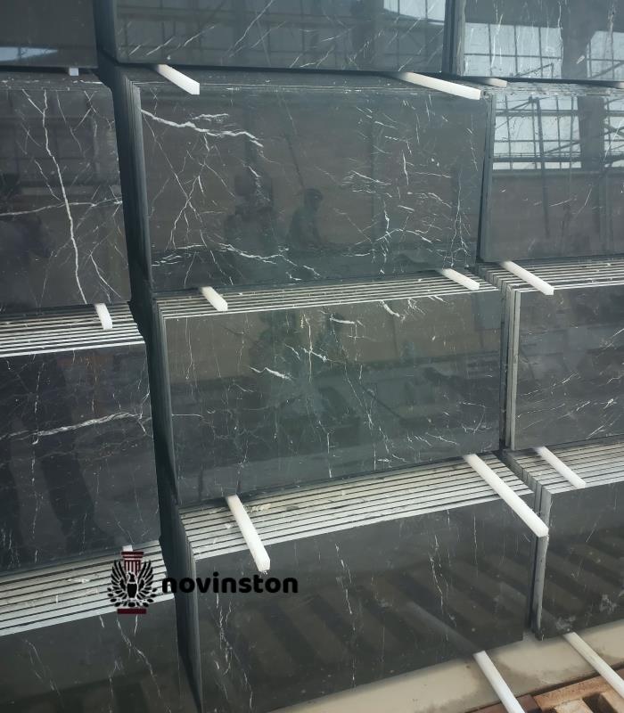  خرید سنگ فرشی مرمریت نجف آباد با ابعاد استاندارد 40*80 و 40*60. کیفیت تضمین شده، قیمت مناسب.سنگ فرشی مرمریت نجف آباد: زیبایی طبیعی و مدرن برای کفپوش منزل شما.کفپوش مرمریت مشکی نمره شده: انتخابی هوشمندانه برای فضاهای لوکس و تجاری.