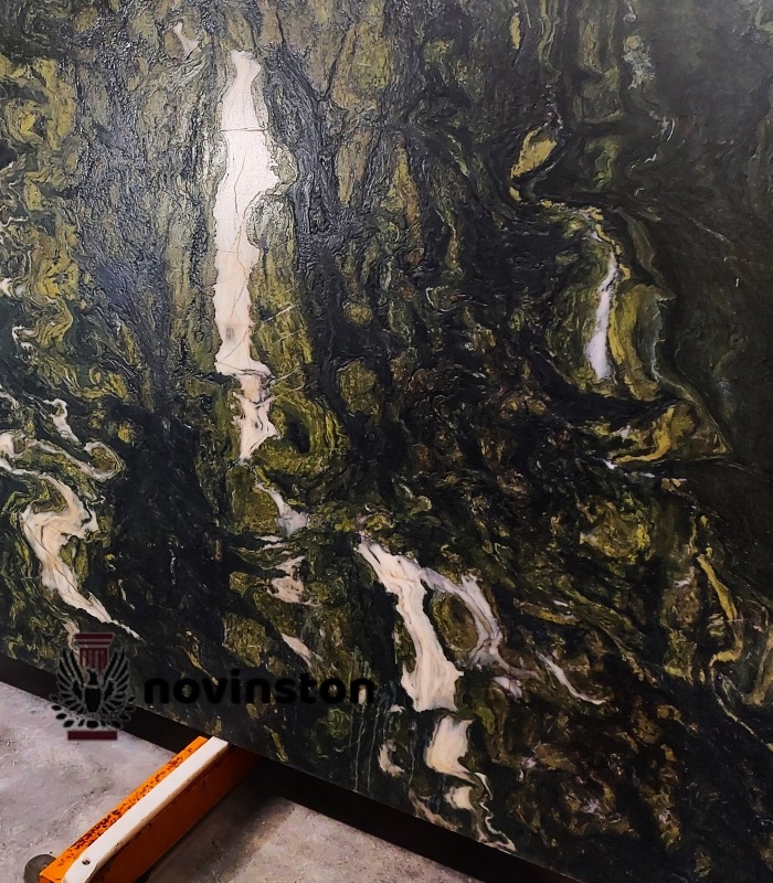 با سنگ اسلب گرانیت سبز چرمی، زیبایی و دوام را به دکوراسیون خود اضافه کنید.