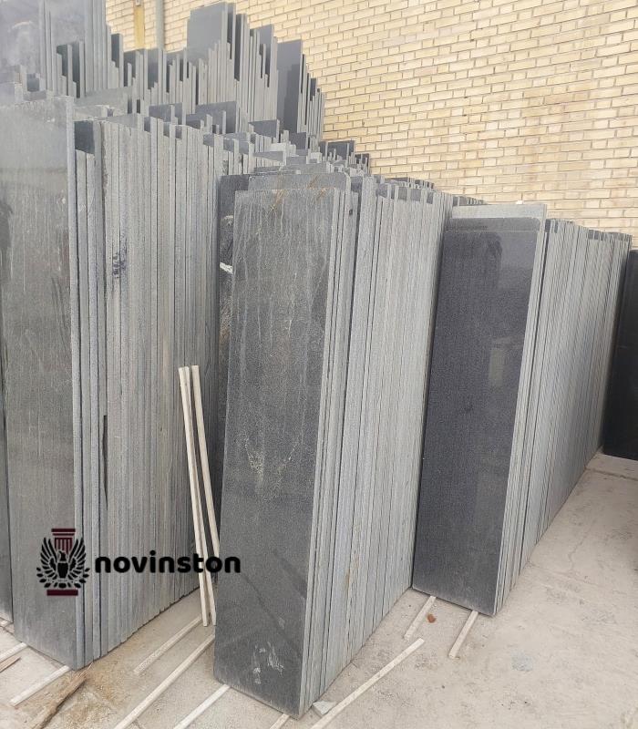 خرید سنگ پله گرانیت مشکی نطنز با کیفیت بالا و قیمت مناسب. مقاوم در برابر ضربه و شرایط جوی.