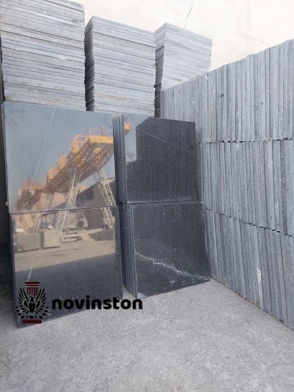 قیمت سنگ گرانیت مشکی نطنز ممتاز 40x40 در فروشگاه تخصصی نوین سنگ. مشاوره رایگان.
