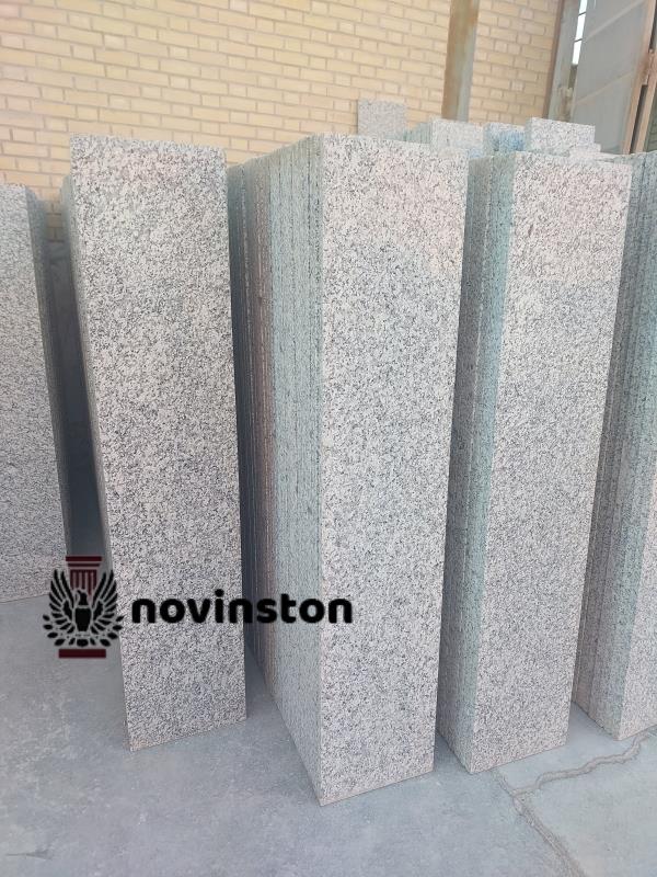  گرانیت نهبندان طوسی با رنگ طوسی زیبا و دانه بندی درشت، برای پله ها بسیار مناسب است. این سنگ مقاومت در برابر سایش و ضربه می‌خورد و جلوه های لوکس به ساختمان شما می‌بخشد. 