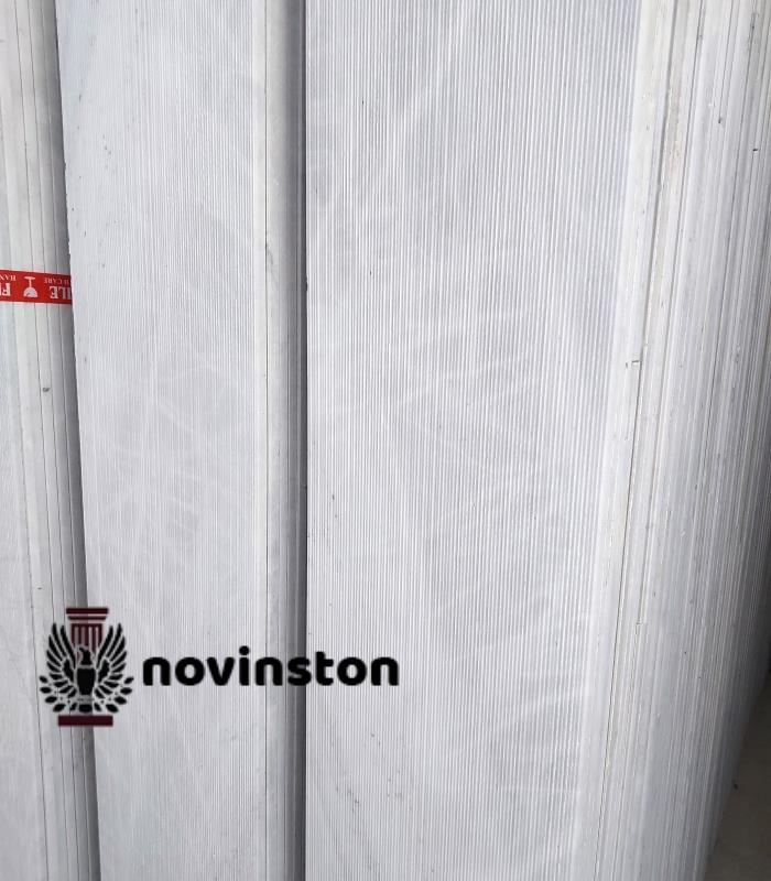  بررسی ویژگی‌هایی همچون دوام، بافت ضدلغزش و ظاهر طبیعی در سنگ اسکرچ نیریز.