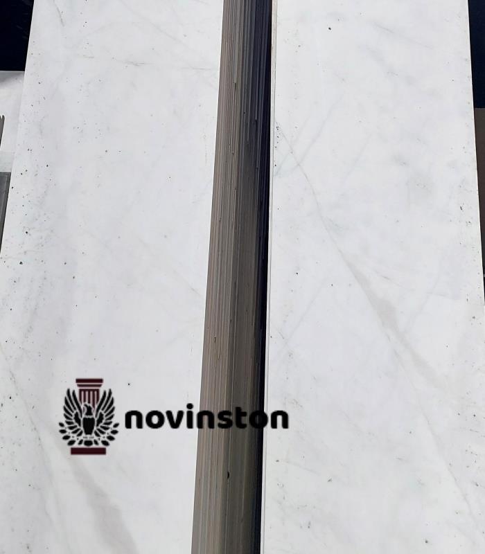  سنگ چینی نیریز با ضخامت 2 سانت، تحمل فشار بالا و ظاهر یکدست، انتخابی مطمئن برای فضاهای پرتردد مانند لابی و راهرو است.