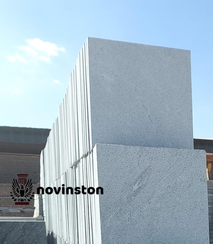  اگر به دنبال سنگی مقاوم و شیک برای کف محوطه یا فضای باز هستید، سنگ کریستال بوش همر انتخابی بی‌نقص است. مقاومت بالا در برابر سرما، باران و سایش باعث شده تا این سنگ گزینه‌ای محبوب در پروژه‌های ساختمانی لوکس باشد. همین حالا قیمت روز را از نوین سنگ ببینید.