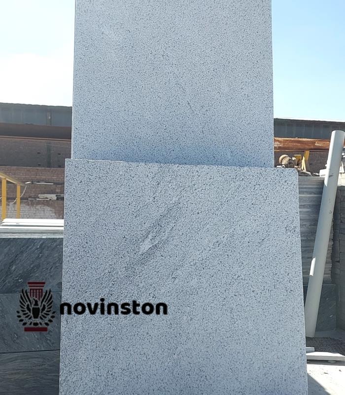  قیمت سنگ کریستال بوش همر مناسب کف‌پوش بسته به ابعاد، ضخامت و کیفیت سطح آن متغیر است. در نوین سنگ می‌توانید بهترین قیمت‌ها را به صورت مستقیم از کارخانه مشاهده و خریداری کنید. این سنگ انتخابی ماندگار برای کف‌سازی مدرن و مقاوم است.