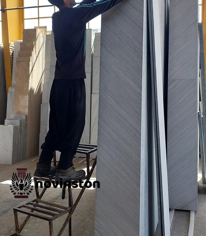  در انتخاب مصالح پایدار، بررسی روند استخراج، بسته‌بندی و حمل‌ونقل اهمیت دارد. نوین سنگ اطلاعات مربوط به مصرف انرژی، مدیریت ضایعات و قابلیت بازیافت سنگ کریستال بوش همر ۴۰ طولی را ارائه می‌دهد تا پروژه‌های سبز و سازگار با محیط‌زیست بتوانند انتخاب مناسبی داشته باشند.