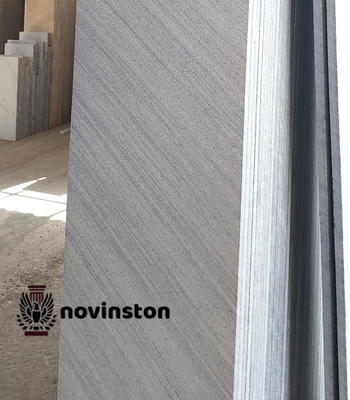  قیمت سنگ کریستال بوش همر ۴۰ طولی تحت تأثیر عواملی مانند کیفیت استخراج، فرآوری، هزینه برش و حمل‌ونقل قرار دارد. در این مطلب عواملی که روی قیمت نهایی تأثیر می‌گذارند و روش‌های کاهش هزینه برای پروژه‌های بزرگ بررسی شده تا خریداران تصمیمی هوشمندانه و اقتصادی با پشتیبانی نوین سنگ بگیرند.