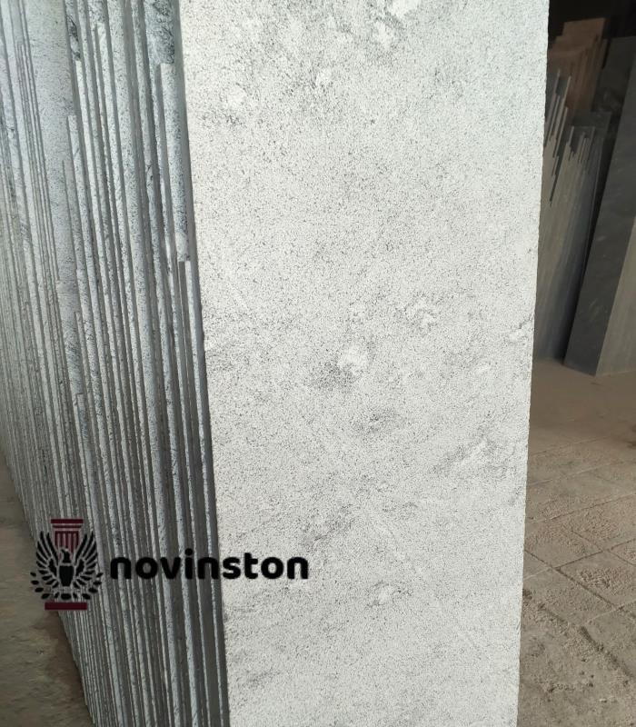  سنگ کریستال بوش همر مناسب درپوش استخر با عرض ۵۰ و ۶۰ سانتی‌متر، انتخابی ایده‌آل برای افزایش زیبایی و ایمنی اطراف استخر است. این سنگ با مقاومت بالا در برابر رطوبت، لغزش و فشار، علاوه بر دوام طولانی، جلوه‌ای شیک و لوکس به فضای استخر می‌بخشد.