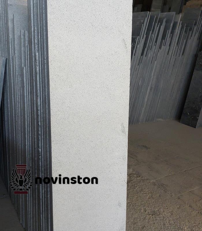  درپوش‌های استخر با سنگ کریستال بوش همر، علاوه بر مقاومت و دوام، نصب ساده‌ای دارند. این سنگ با عرض‌های ۵۰ و ۶۰ سانتی‌متر، مناسب پروژه‌های مسکونی و عمومی است. سطح بوش‌همر شده، زیبایی طبیعی و ایمنی محیط را تضمین می‌کند.