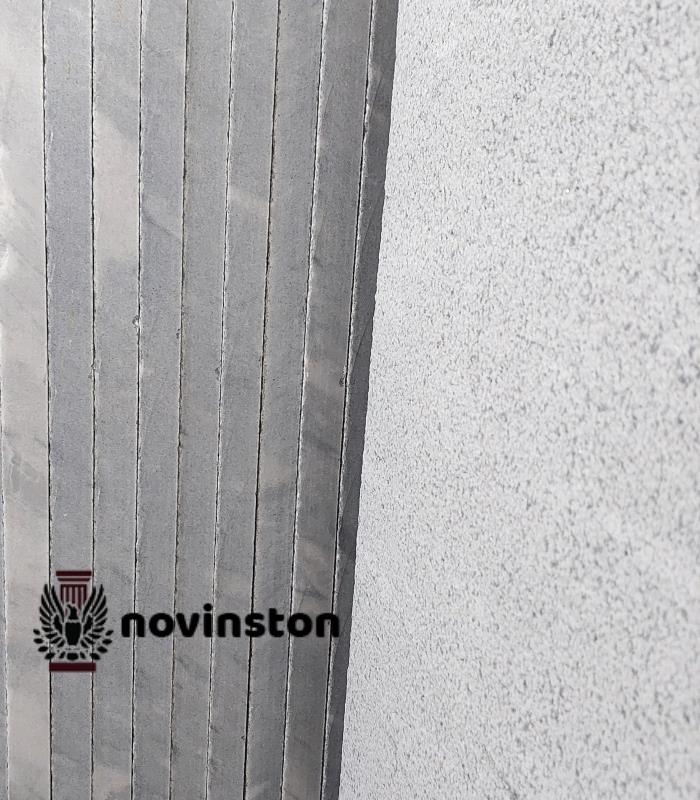  برای ایجاد فضایی روشن و مدرن اطراف استخر، سنگ کریستال بوش همر سفید با سطح بوش‌همر شده انتخابی عالی است. این سنگ با مقاومت بالا، ایمنی محیط و دوام طولانی، جلوه‌ای لوکس به فضای استخر می‌دهد و نگهداری آسانی نیز دارد.