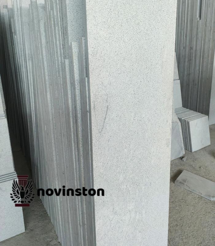  نوین سنگ ارائه‌کننده سنگ کریستال بوش همر برای درپوش استخر با قیمت مناسب و کیفیت بالا است. این سنگ با مقاومت فوق‌العاده در برابر رطوبت و فشار، سطح ضد لغزش و ظاهر طبیعی، انتخابی هوشمندانه برای ایمنی و زیبایی اطراف استخر محسوب می‌شود.
