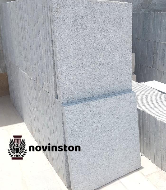  برای پیاده‌راه‌های لوکس شهری یا محوطه‌های خاص، انتخاب سنگ مناسب اهمیت زیادی دارد. سنگ کریستال بوش همر با سطح ضد لغزش، رنگ روشن و دوام فوق‌العاده، زیبایی و امنیت را هم‌زمان فراهم می‌کند. این سنگ انتخابی محبوب میان معماران حرفه‌ای و طراحان شهری است.