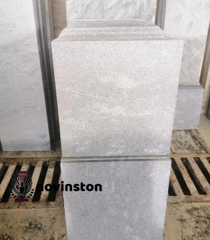  برای فضاهای پرتردد، انتخاب سنگ مناسب اهمیت ویژه‌ای دارد. سنگ کریستال بوش همر با مقاومت بالا در برابر سایش، تغییرات آب‌وهوایی و لغزش، گزینه‌ای ایده‌آل برای کف‌سازی ورودی‌ها، پیاده‌روها و محوطه‌هاست. این سنگ علاوه بر دوام، زیبایی و جلوه‌ای خاص به فضا می‌بخشد.