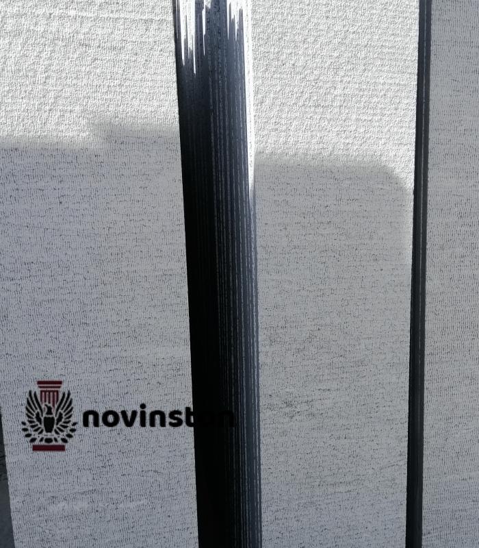  این سنگ با ظاهر طبیعی و دوام بالا، انتخاب معماران حرفه‌ای برای زیباسازی دیوارهای بیرونی است.