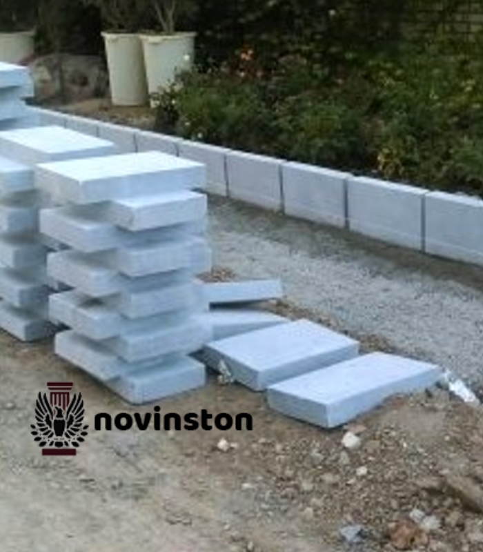  نوین سنگ عرضه‌کننده سنگ جدول کریستال با کیفیت برتر برای محوطه‌سازی‌های شهری است. این سنگ به‌دلیل مقاومت عالی و زیبایی ظاهری، انتخابی ایده‌آل برای معابر عمومی و خیابان‌ها است.