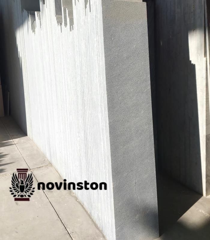  بررسی مقاومت فشاری و خمشی سنگ کریستال چرمی جهت اطمینان از دوام و پایداری در برابر عوامل محیطی و نصب ایمن در نما.