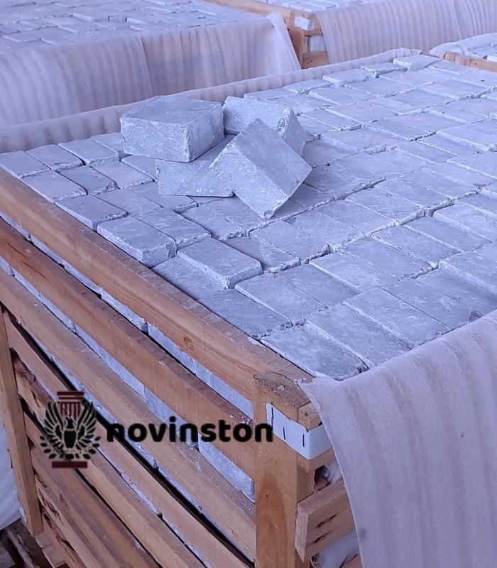  بدون واسطه سنگ کوبیک لایبید طوسی را در ابعاد 10*10 و ضخامت‌های 3 تا 10 سانت خریداری کنید. تضمین کیفیت و ارسال سریع از نوین سنگ به سراسر ایران.