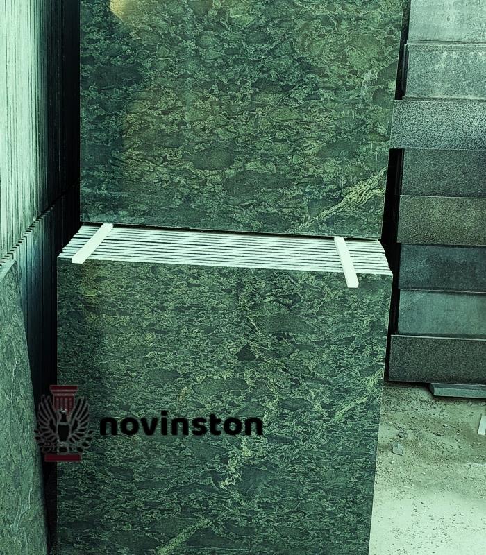  گرانیت سبز درباری بیرجند با رنگ سلطنتی و ساب آینه‌ای، انتخابی ممتاز برای کف‌سازی لوکس است.قیمت و نحوه خرید مستقیم این سنگ زیبا را از نوین سنگ بررسی کنید.