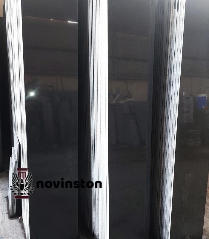  سنگ گرانیت نطنز بهترین گزینه برای نمای ساختمان‌های مدرن. مقاومت در برابر عوامل جوی و زیبایی بی‌نظیر.