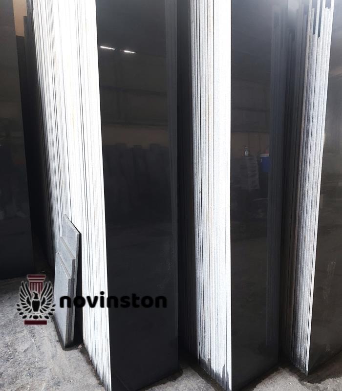  کاربرد گرانیت نطنز در کفپوش لابی هتل‌ها و مراکز خرید. مقاوم در برابر رفت‌وآمد بالا و تمیز کردن آسان.