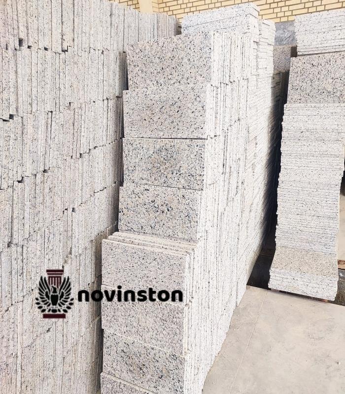  این سنگ با مقاومت سایشی بالا، انتخابی ایده‌آل برای پارکینگ و رمپ است. مناسب خرید عمده برای پروژه‌های بزرگ.