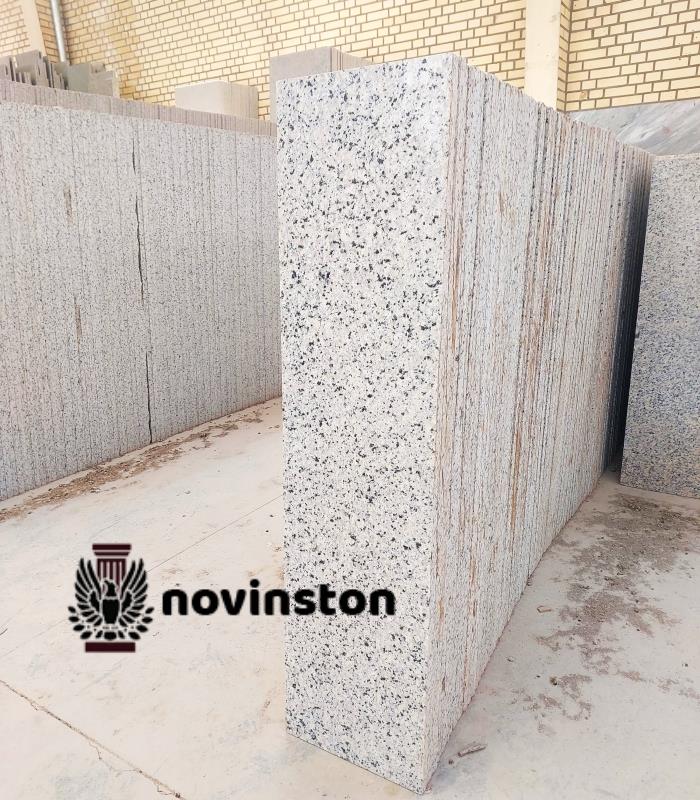  فروش ویژه پله نهبندان کرم با ضخامت استاندارد ۳ سانتی‌متر و عرض ۳۵. سنگی با دوام ابدی برای راه‌پله‌های پرتردد. خرید مستقیم از نوین سنگ.