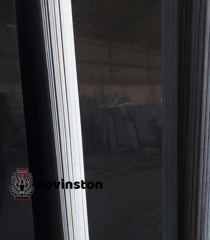 با کاربردهای گسترده سنگ گرانیت مشکی نطنز در معماری و طراحی آشنا شوید. از نمای ساختمان و کفپوشهای مقاوم تا کانترتاپهای شیک آشپزخانه، این سنگ انتخابی ایدهآل برای خلق فضاهای لوکس است.